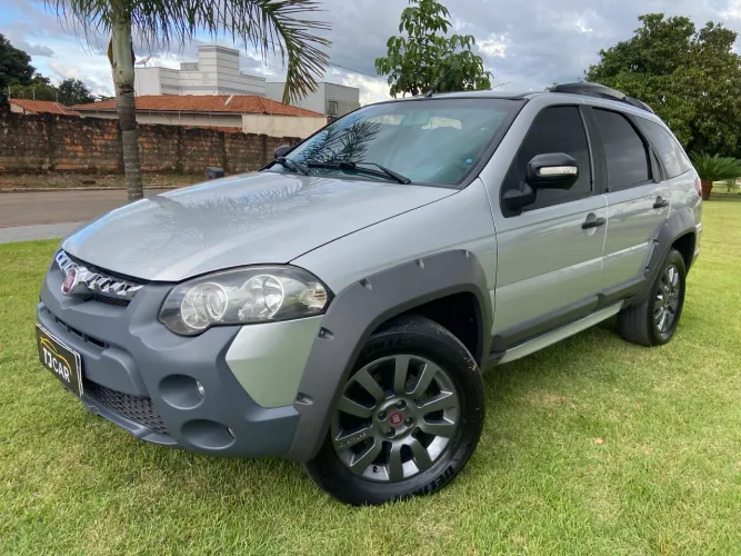Fiat Palio Weekend Adventure Locker 1.8 Flex 2015