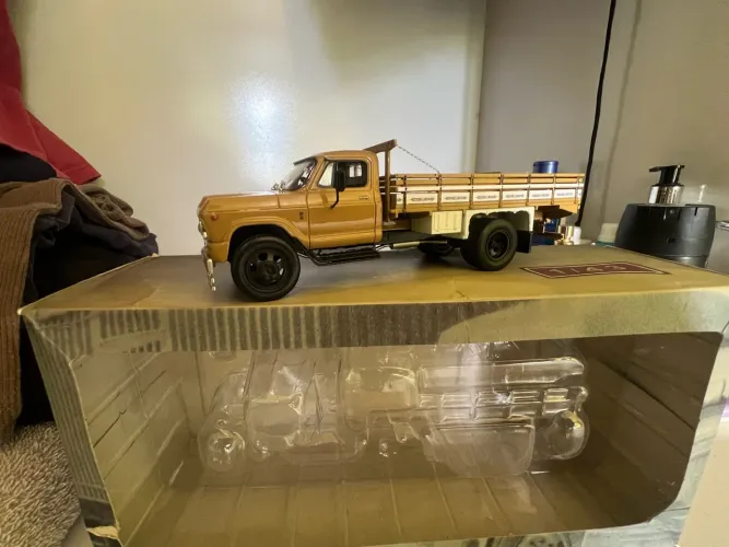 Miniatura caminhão d60 ,1/43