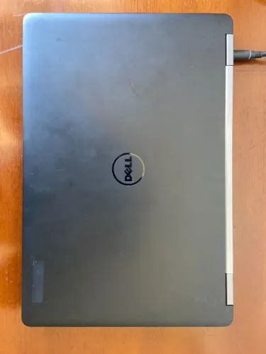 Notebook Dell Latitude E5570 Tela 15.6" Full-HD - Intel Core i7-6820HQ - 32GB DDR4-2667MHz