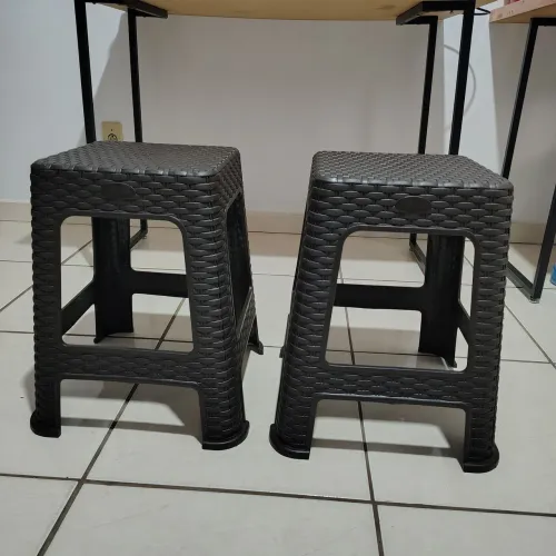 Vendo 2 Banquetas de Plástico Rattan