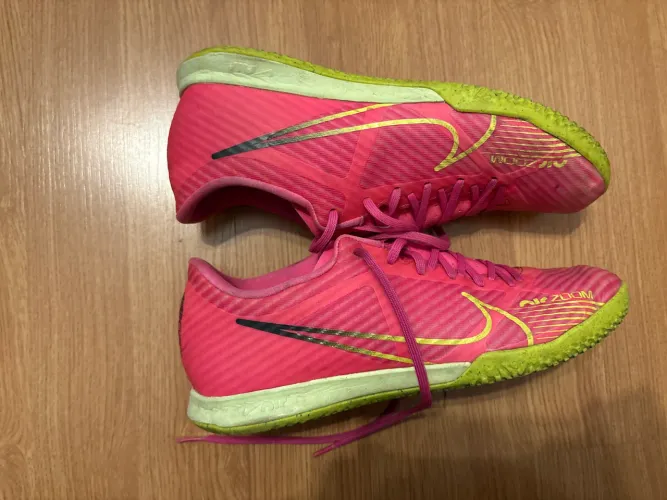 Chuteira nike linha 3 mercurial