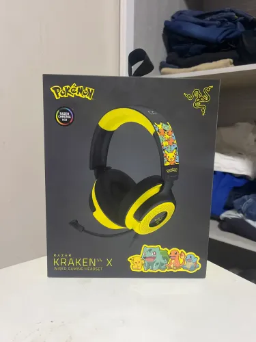 FONE RAZER KRAKEN V4 POKEMON