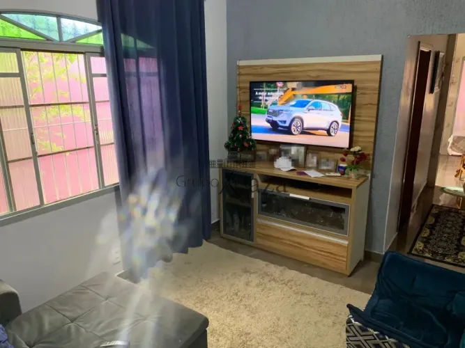 Oportunidade - Casa com Edícula e Ponto Comercial - Jardim Ismênia - 3 Dormitórios - 230m²