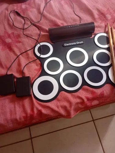 Bateria eletrônica portátil