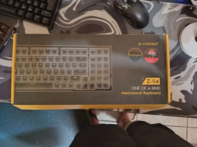 Vendo teclado magnético vermelho