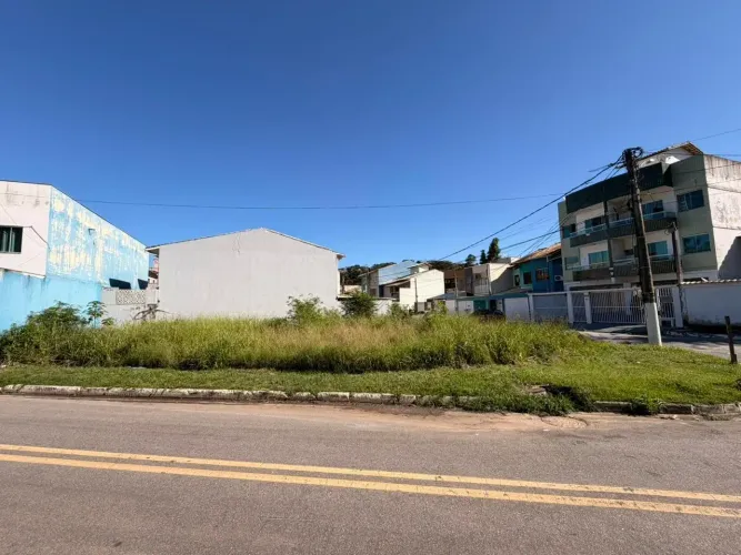 Imóvel para venda possui 300 metros quadrados em Jardim Vitória - Macaé - RJ