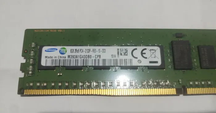 Memória RAM Samsung M393A1G43DB0-CPB DDR4 8Gb 2rx8 2133p