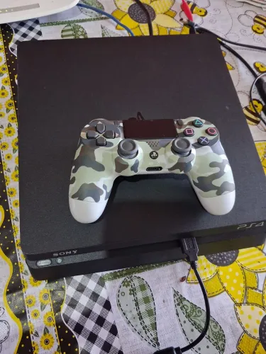 PS4 SLIM 1 TB