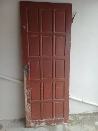Vendo porta de madeira