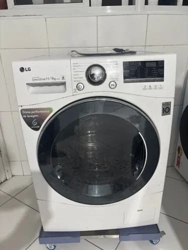Máquina de lavar roupa secadora