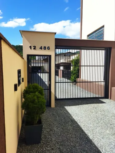 ALUGO CASA NO CENTRO DE GUARAMIRIM