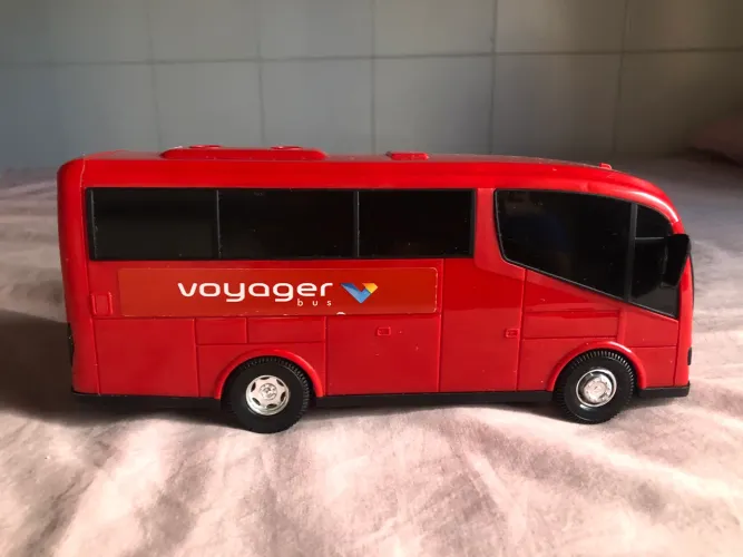 Ônibus de brinquedo