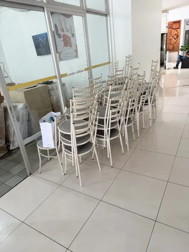 Mesas e cadeiras para restaurante ou lanchonete