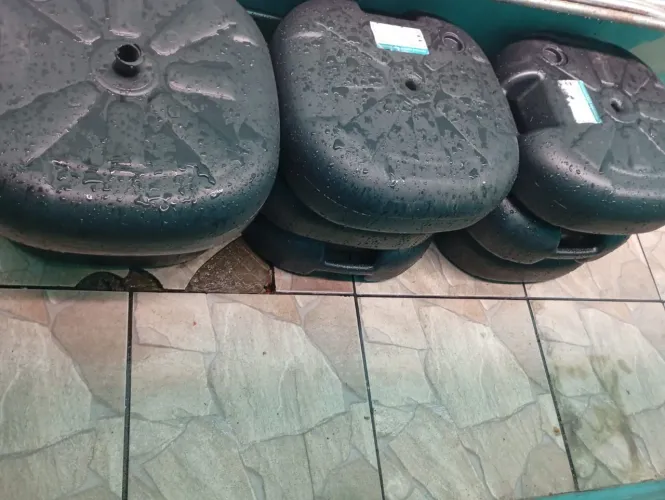 Haste de ferro com suporte de baixo