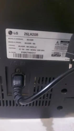 Vendo tv de 26 polegadas conservada 
