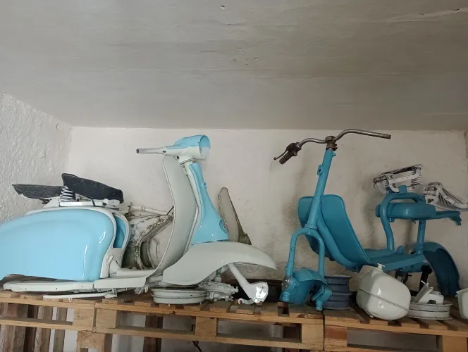 Lambretas antigas LI e Stand