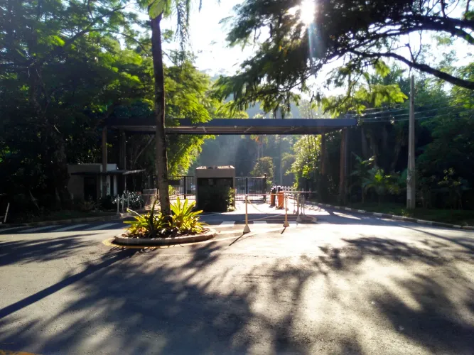 Venda terreno no condominio Colinas do Ermitage em Campinas Distrito de Sousas Localizado 
