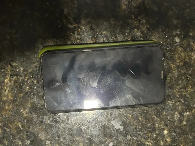 Iphone Xr 64GB (sem marca de uso)