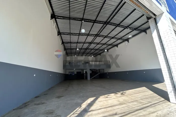 Galpão Comercial na Avenida Portugal | 350m² Reformados + Excelente Visibilidade | Mauá