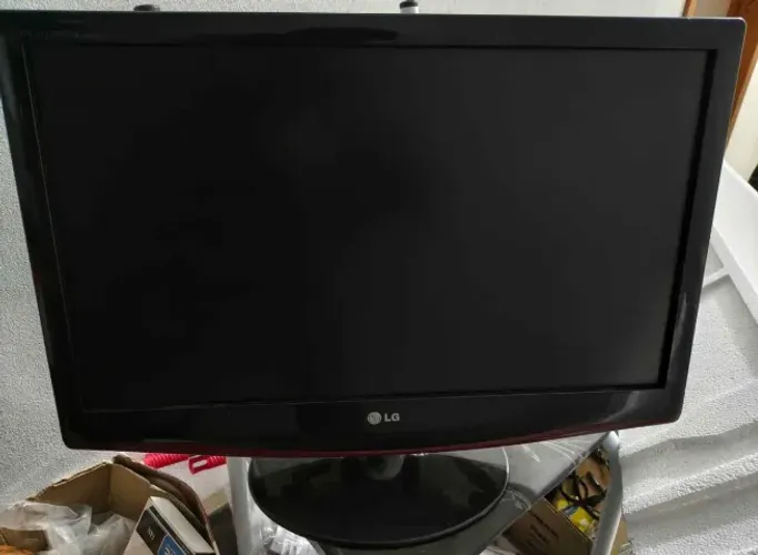 Monitor LG p/ reparo ou retirada de peças