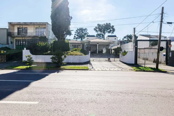 CASA COMERCIAL TÉRREA COM ACESSIBILIDADE TOTAL.LOCALIZAÇÃO ESTRATÉGICA E VISIBILIDADE.