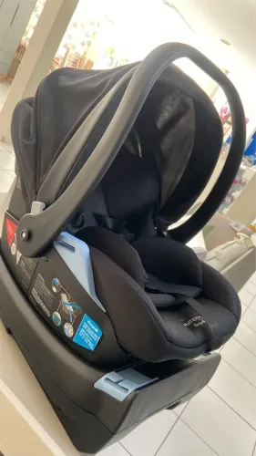 Bebê conforto e base .