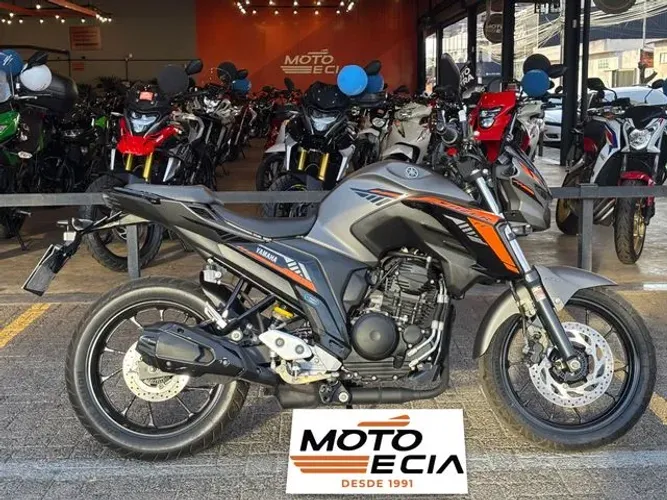 Yamaha FZ25 250 FAZER CONNECTED