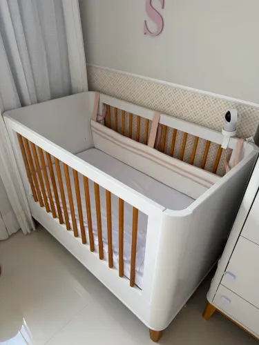Berço que vira cama