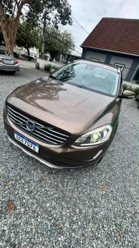 Volvo XC 60 T-5 Kinetic 2.0 245cv FWD 5P 2017