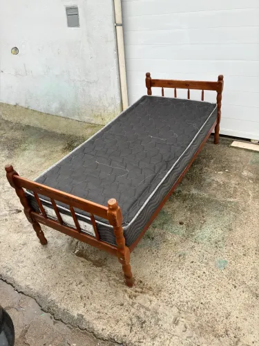Cama de solteiro madeira