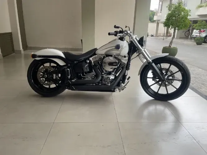 Harley Davidson 2016 Breakout