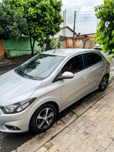Chevrolet Onix Hatch LTZ 1.4 8V Flex Aut. 4P 2019