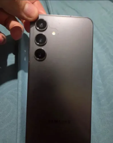 Samsung S24