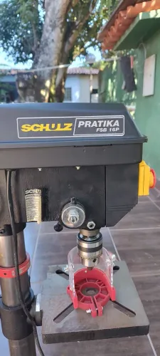 Vendo furadeira de bancada, profissional SCHULZ, modelo prática FSB 16P, pouco uso.