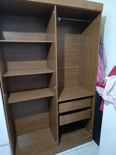 Vende-se guarda roupa solteiro