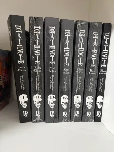 Coleção Death Note Lacrada exceto dois volumes