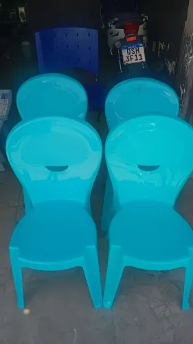 4 cadeirinhas infantil semi novas