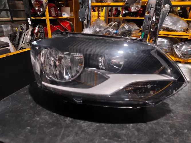 Farol direito Fox Spacefox 2011 2012 2013 2014