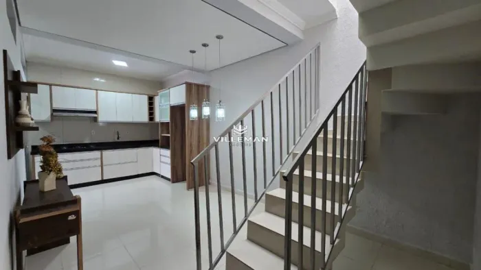 Casa para alugar em Maringá, Jardim Colina Verde, com 4 quartos, com 130 m²