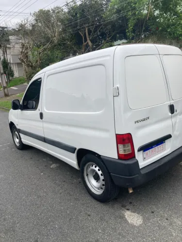 Peugeot Partner Van 1.6 Flex 16V 5P 2011