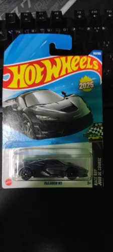 Carrinho Hotwheels McLaren W1 Preta