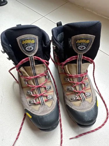 Bota de Trekking Italiana Asolo