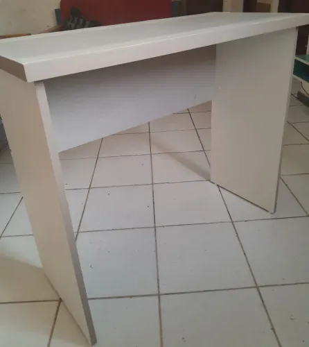 Escrivaninha p estudo e notebook