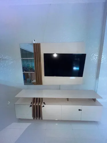 ESTANTE COM PAINEL DE TV