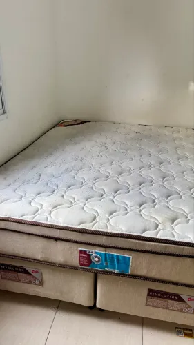 Cama box queen 
