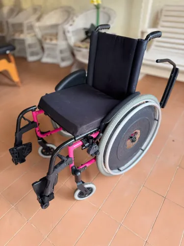Cadeira de rodas dobrável em alumínio Ortobras !