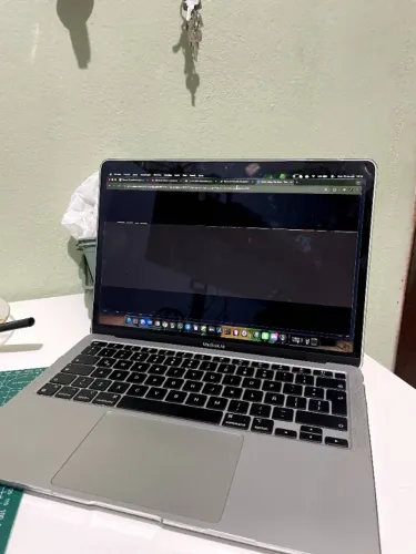 MacBook Air M1 256GB Impecável (100 Ciclos - Bateria 92%) + Caixa e Capa