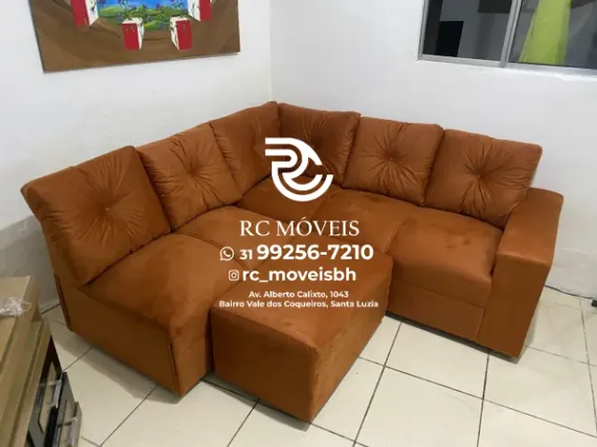 SOFÁ DE CANTO SANDERO 1,90X1,80 + PUFF - SUEDE D33 PROMOÇÃO