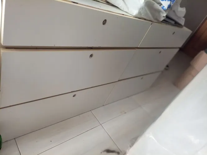 Armário MDF com seis gavetas com rodinha modelo baixo
