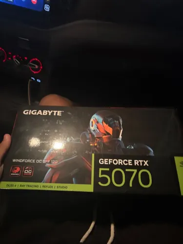 Placa de vídeo Gigabyte Geforce RTX 5070 12gb